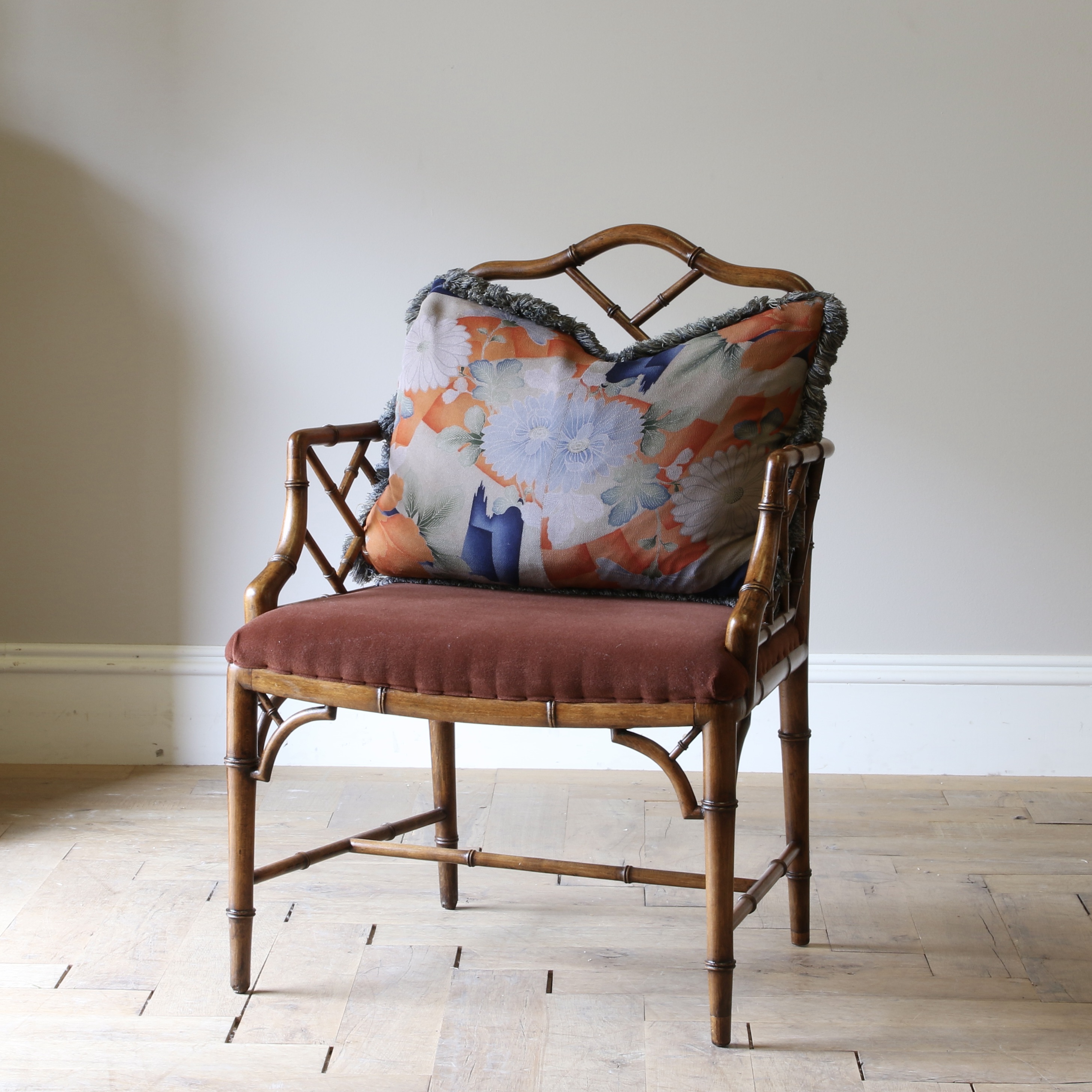 152-50 - Kimono Silk Cushion